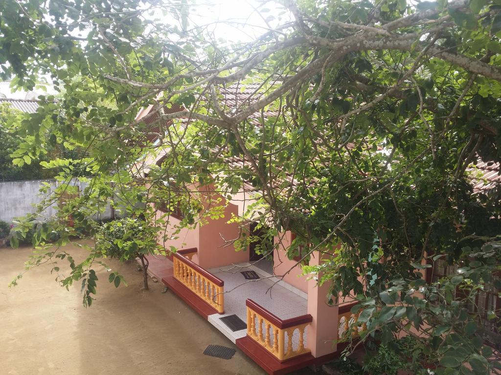Bed and Breakfast Heaven Star Rest Mirissa Esterno foto